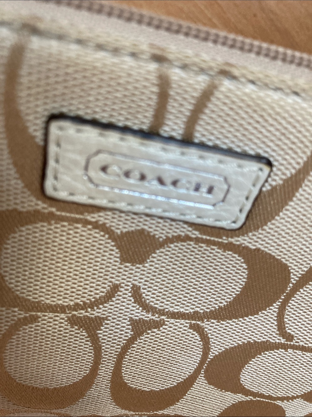 Coach Beige Signature Canvas Wristlet with Yellow Tag - Picture 2 of 6